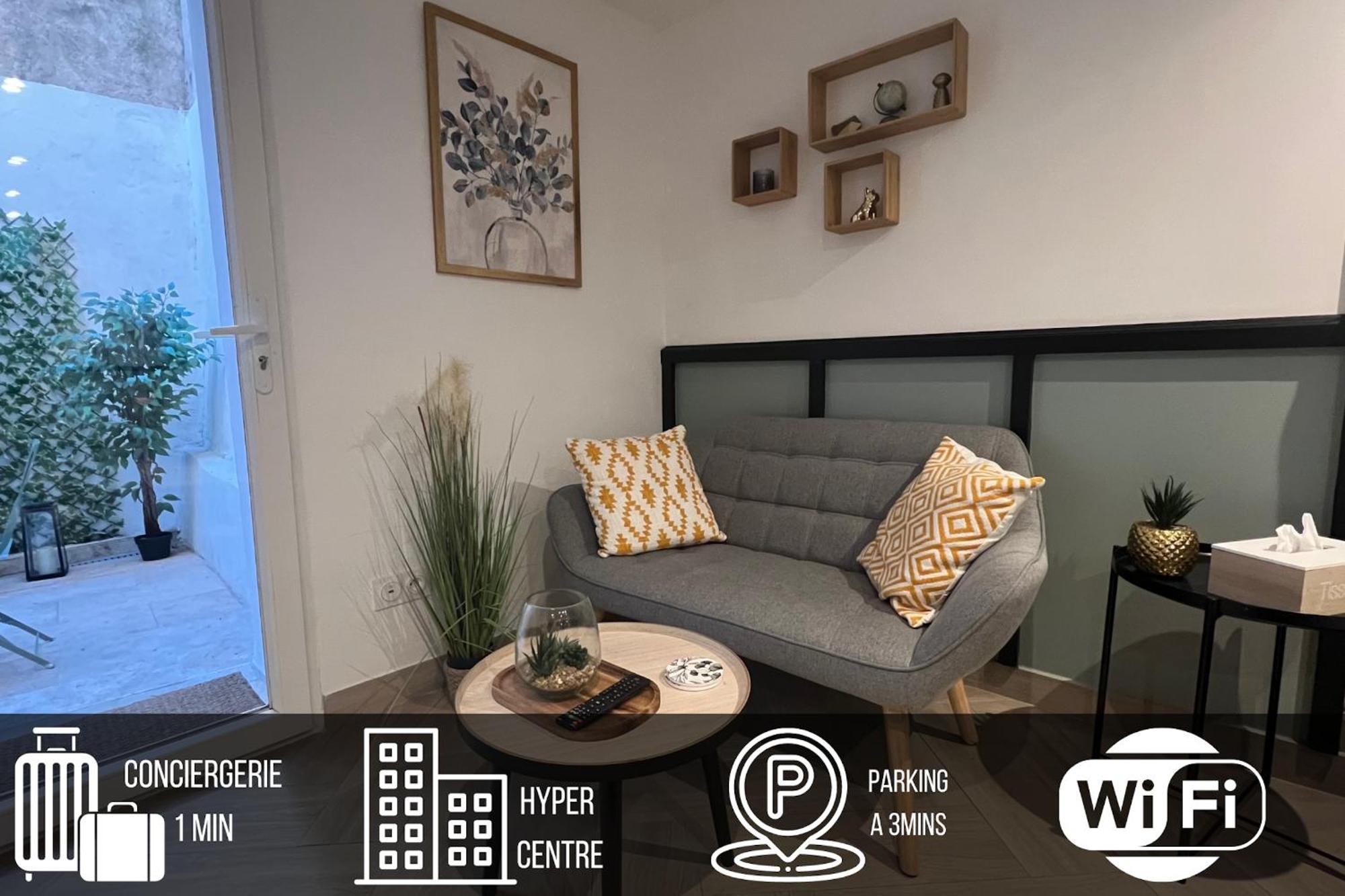 Le Petit Patio Apartment